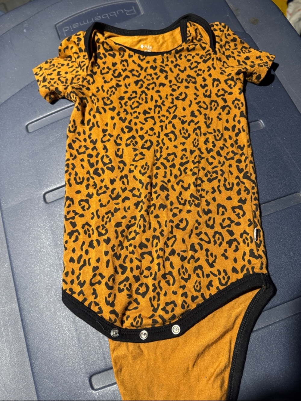 Kyte BABY small leopard onesie NWOT